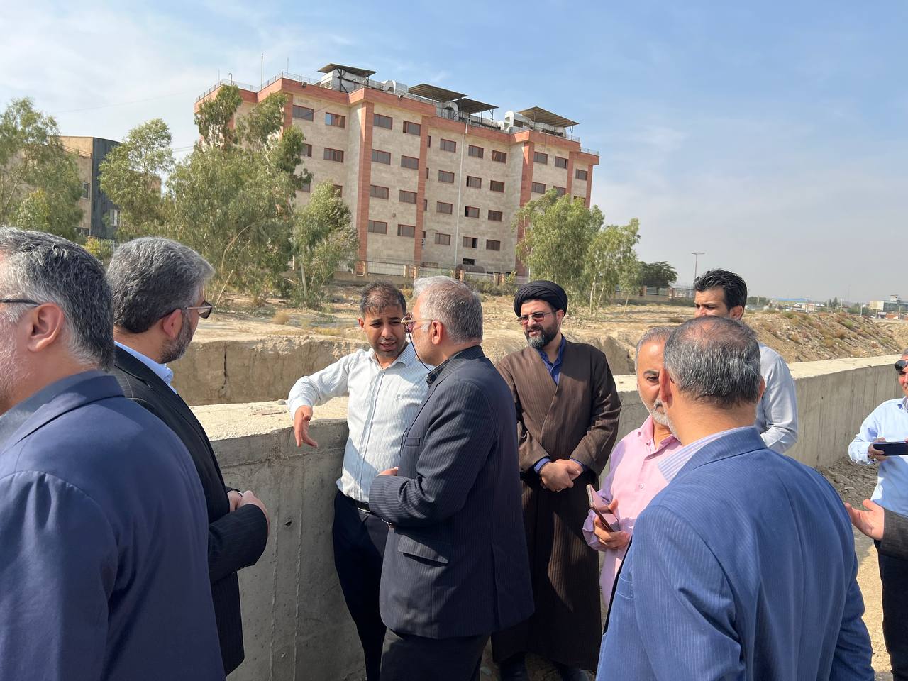 بازدید میدانی مسئولان شهرستان قدس برای ساماندهی رودخانه کرج