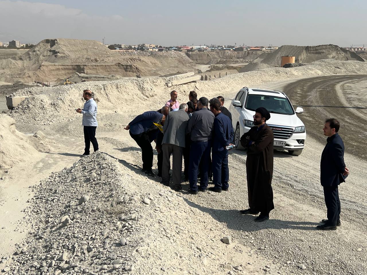 بازدید میدانی مسئولان شهرستان قدس برای ساماندهی رودخانه کرج