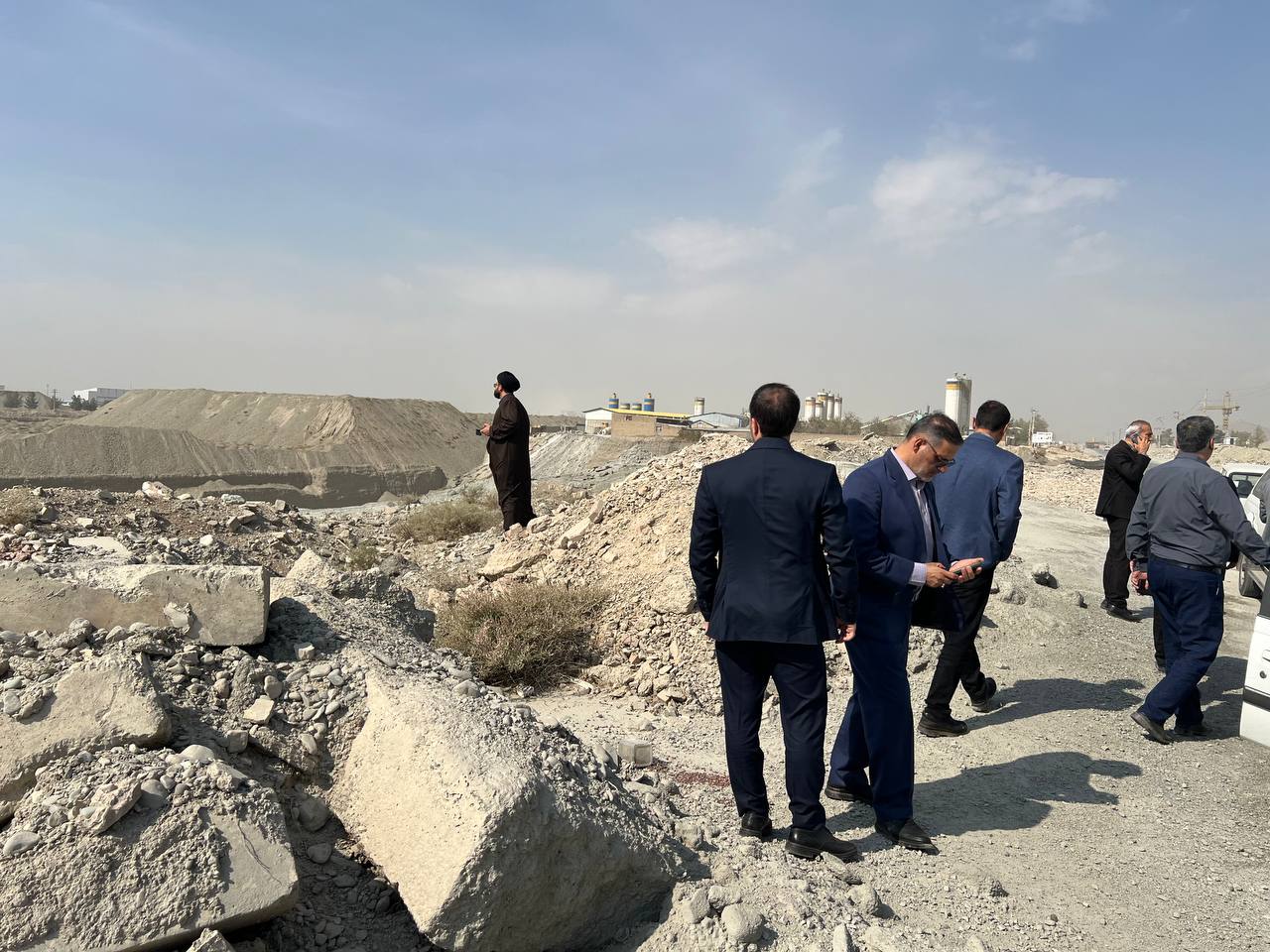 بازدید میدانی مسئولان شهرستان قدس برای ساماندهی رودخانه کرج