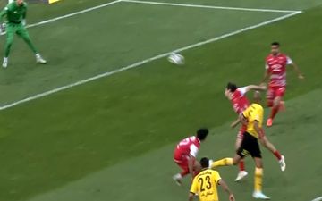 گل به‌خودی گولسیانی؛ گل دوم سپاهان به پرسپولیس + ویدئو