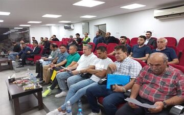 شیری سرپرست شد/ تیموریان تماشاگر دیدار نساجی - گل‌گهر 