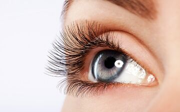 تیرگی دور چشم‌های خود را با این روش نابود کنید