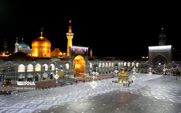 حرم مطهر رضوی (ع) در روز عاشورا + ویدئو