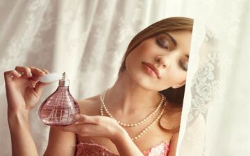 این عطرهای زنانه‌ آقایان را جذب و تحریک می‌کند
