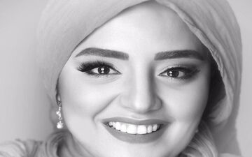 جشن تولد عجیب “خانم بازیگر” در کنار سلبریتی های معروف/ عکس