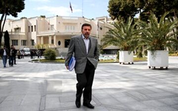  واعظی: افزایش یارانه نقدی دست مجلس است نه کاندیداها