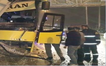 برخورد اتوبوس با تیر چراغ برق در گرگان ۱۴ مصدوم برجای گذاشت