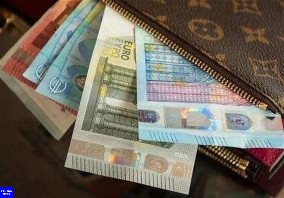  قیمت ارز مسافرتی امروز ۹۷/۱۰/۱۱| یورو ۱۲۵۱۸ تومان شد