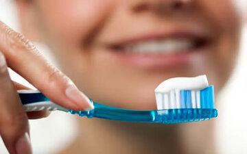 چند روش برای سفید شدن دندان‌ها

