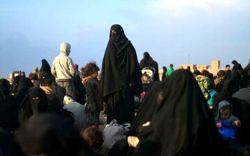 دعوای زنان داعشی در اردوگاه الهول سوریه بر سر ابوبکر بغدادی