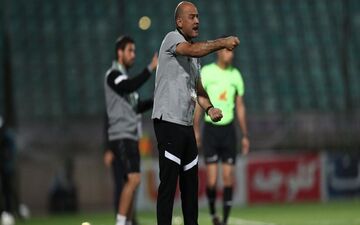 مربی استقلال: ساپینتو را تحریک می‌کنند/ از آمانوف خبری ندارم!
