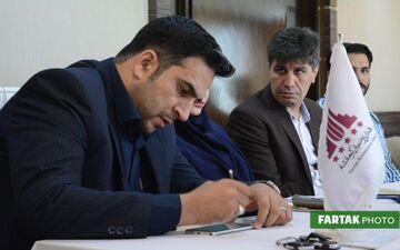 نشست هم‌اندیشی مدیران هتل پارسیان کرمانشاه با فعالان عرصه گردشگری