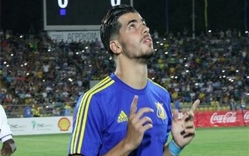  شاید استقلالی یا پرسپولیسی شوم 