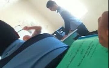 کتک زدن وحشیانه دانش آموز بندرعباسی به دلیل خندیدن + عکس