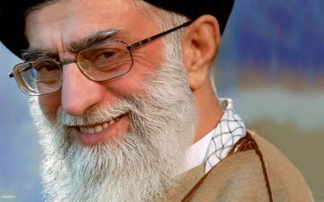 آیت‌الله‌خامنه‌ای پرکارترین بازیگر تئاتر 95!!!+عکس