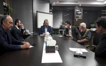 مدیرعامل بانک دی با تعدادی از سهامداران دیدار کرد