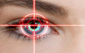 بهترین سن برای عمل لیزیک چشم