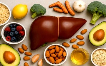 خطرات مصرف زیاد میوه: چه میوه‌هایی برای دیابتی‌ها و بیماران کبد چرب مضرند؟