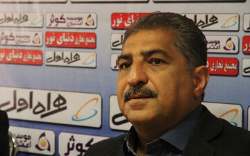 سرمربی تیم گسترش فولاد تبریز در نشست خبری پیش از بازی شرکت نکرد