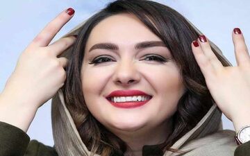 تصویری از کودکی هانیه توسلی در آغوش مادر زیبایش