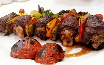 رازهای کباب عربی رستورانی: طرز تهیه یک غذای خوشمزه و مجلسی | فیلم