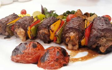 رازهای کباب عربی رستورانی: طرز تهیه یک غذای خوشمزه و مجلسی | فیلم