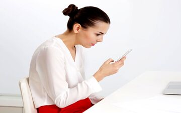 قوز کردن روی حافظه تاثیر می‌گذارد؟
