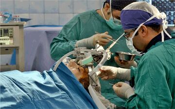 خارج کردن تومور ۳.۵ کیلویی از مغز دختر ۱۳ ساله! + عکس باورنکردنی