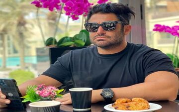 دیدار محمدرضا گلزار با خانواده امام خمینی(ره) + عکس های یادگاری