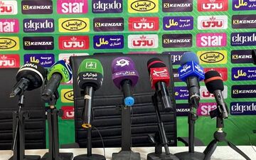 غیبت سرمربی تراکتور تبریز در نشست خبری