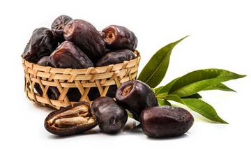 بعد از خوردن خرما در بدن مان این اتفاقات رخ می دهد