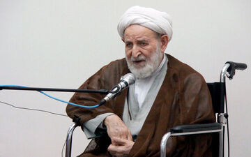 آیت الله یزدی: انگلیس امروز در جنگ اراده‌ها مقهور قدرت اسلام شده است