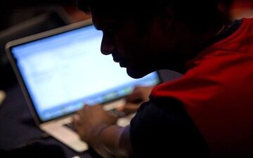 تجسس در امور خصوصی دیگران چه حکمی دارد؟