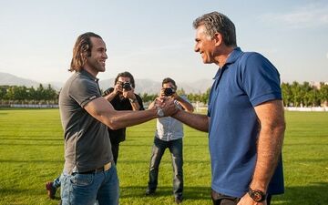 جدال علی کریمی وکارلوس کی‌روش در کوچه خلوت !