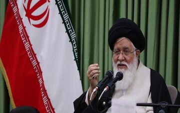 آیت الله علم الهدی: پرداخت بیمه بیکاری به کارگران حق قانونی و شرعی آنان است