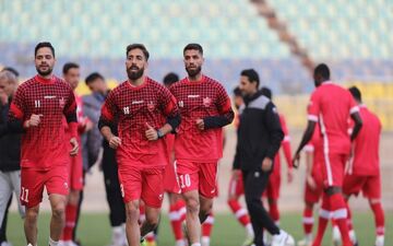 پرسپولیس ۱-۰ داربی را می‌برد| هواداران از بازی پرسپولیس لذت می‌برند