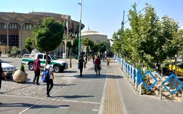 جمع‌آوری بساط دستفروشان در چهارراه ولیعصر (عج) و تئاتر شهر