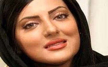 سلفی خوابیده هلیا امامی در کنار آرامگاه پدرش در بهشت زهرا
