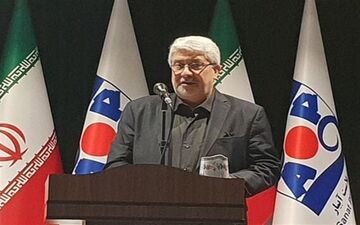 فاصله بین ملت و سه قوه باید از بین برود