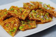 طرز تهیه  سوهان عسلی ترد و خوشمزه !