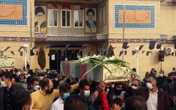  آئین تجدید میثاق با شهدای گمنام در شهرداری سمنان برگزار شد 