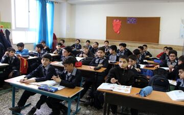 مدارس کشور از ۱۴ فروردین دایر است؟