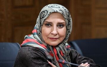 عکسی از مرجانه گلچین با عینک گربه ای و کت مخمل سبز| مرجانه گلچین هر روز زیباتر از دیروز