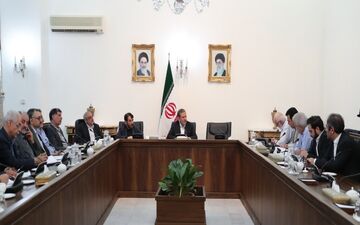  جهانگیری: تلاطم ارزی به زیان تولید و بخش خصوصی است