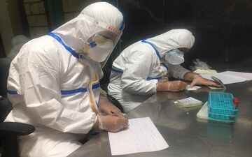 غربالگری افراد در معرض خطر کرونا در کرمانشاه