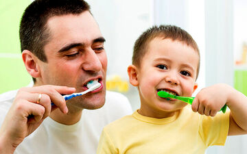 چه چیزهایی بخوریم دیگر نیاز نیست مسواک بزنیم؟