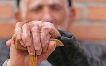 زنگ خطر سالمندی در کرمانشاه؛ استانی با شیب تند پیری و چالش‌های پیش‌رو