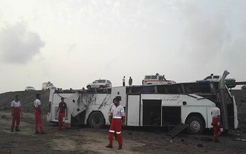 واژگونی اتوبوس در بندرعباس