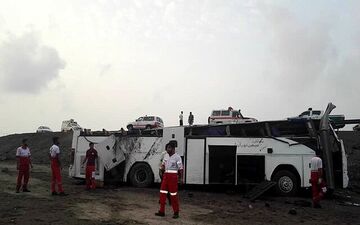 واژگونی اتوبوس در بندرعباس