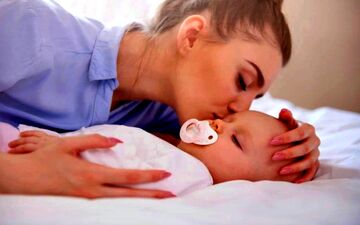 چرا نوزاد تازه متولد شده بوی خوبی می دهد ؟